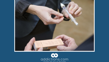 FDA recalls two cases of naloxone injections