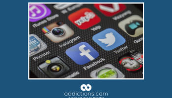 Study finds fewer hours on Facebook can cut depression