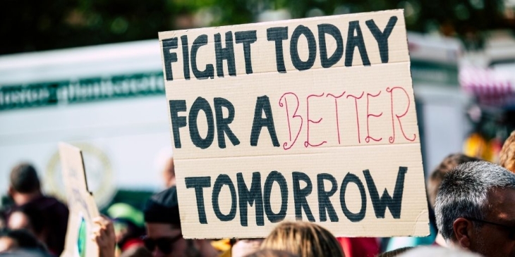 Parents protesting for social mediasafety