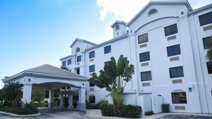 Family Center for Recovery FL 33462