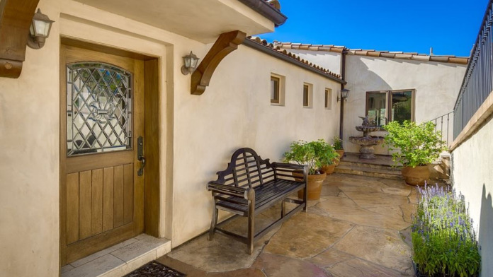 Hillside Laguna CA 92651