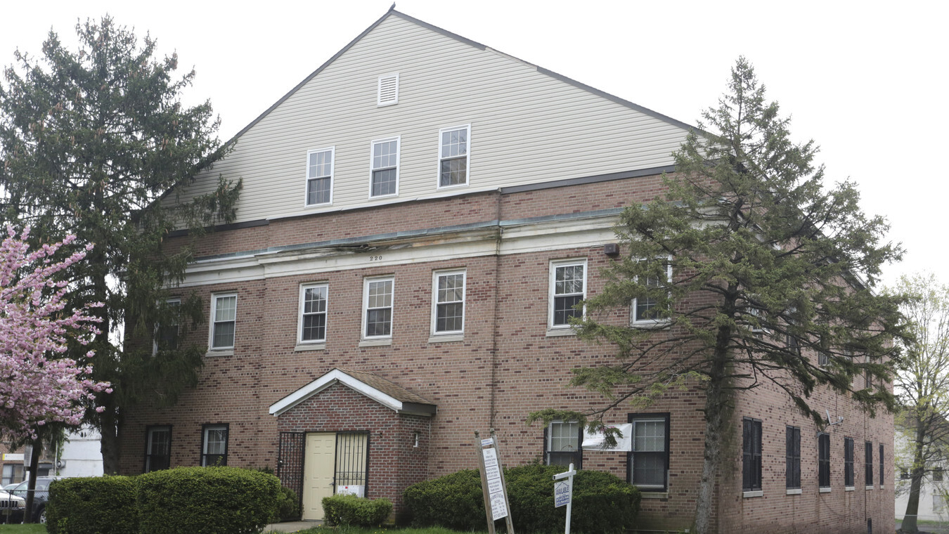 Marilyn Center NJ 07018