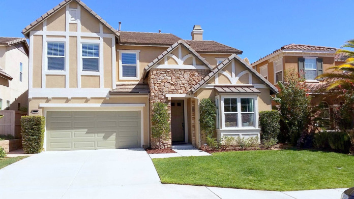 Present Moments Recovery PHP IOP Program CA 92008