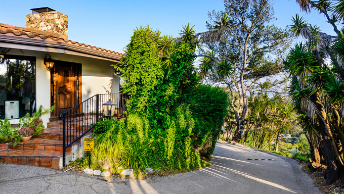 Alchemy House Sober Living CA 90068