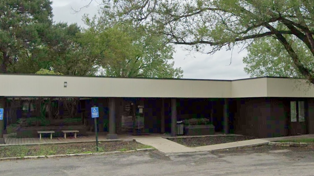 Changes Place Loves Park IL 61111