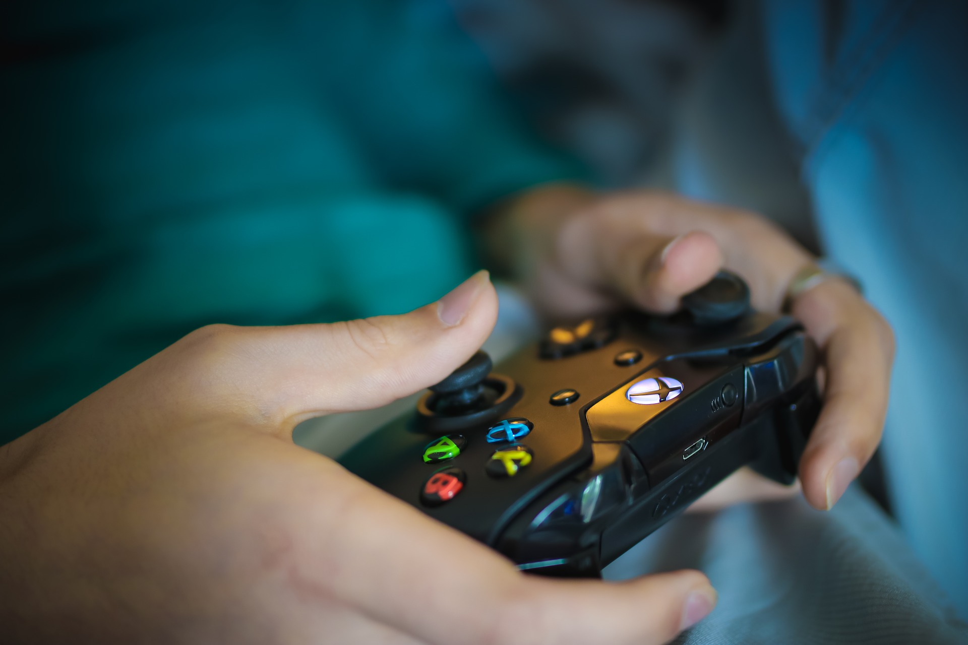 How to know if your child is addicted to video games and what to do about it